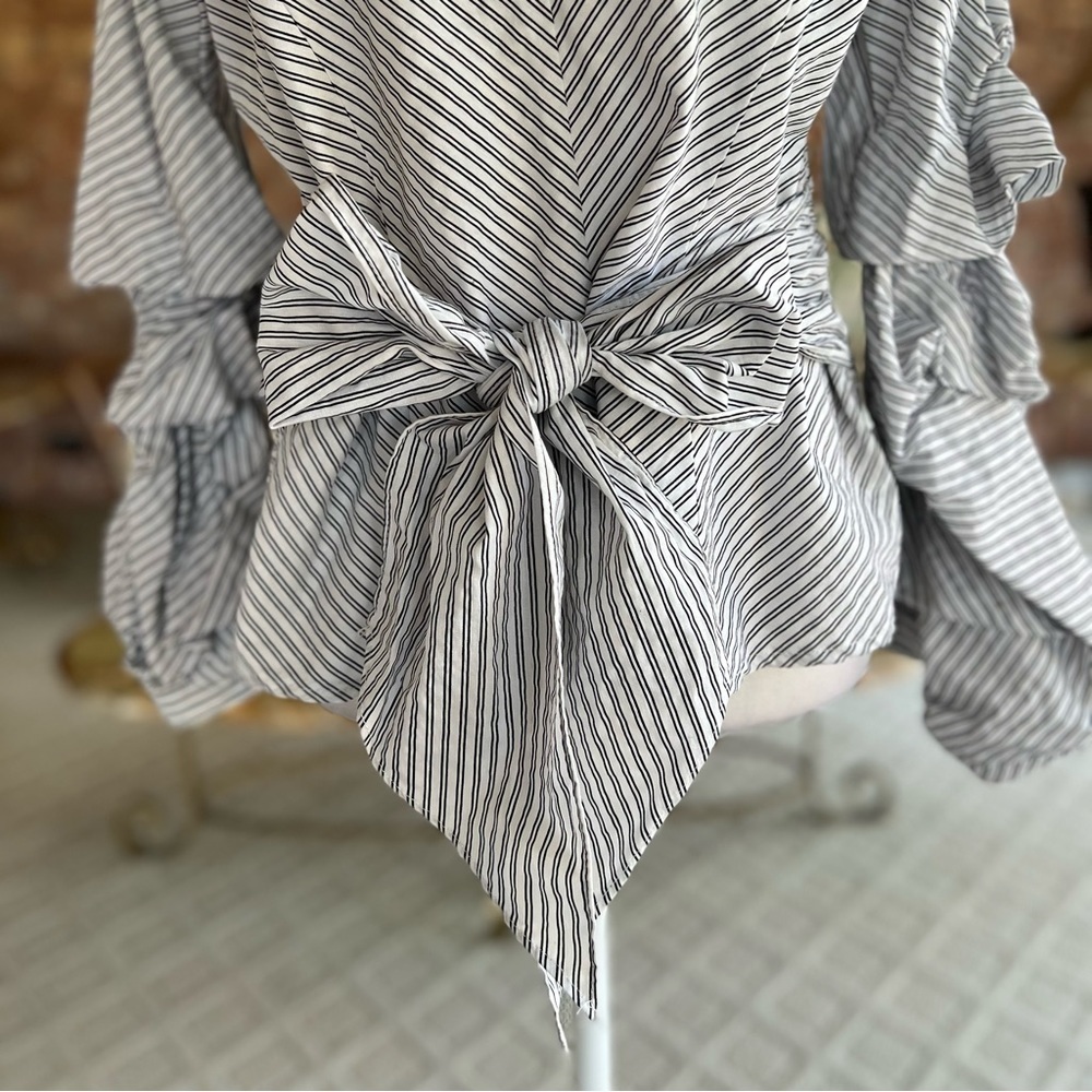 Renee C. Top Tiered Ruched Sleeves White Black Striped Belted V-Neck Cotton M - Picture 5 of 15
